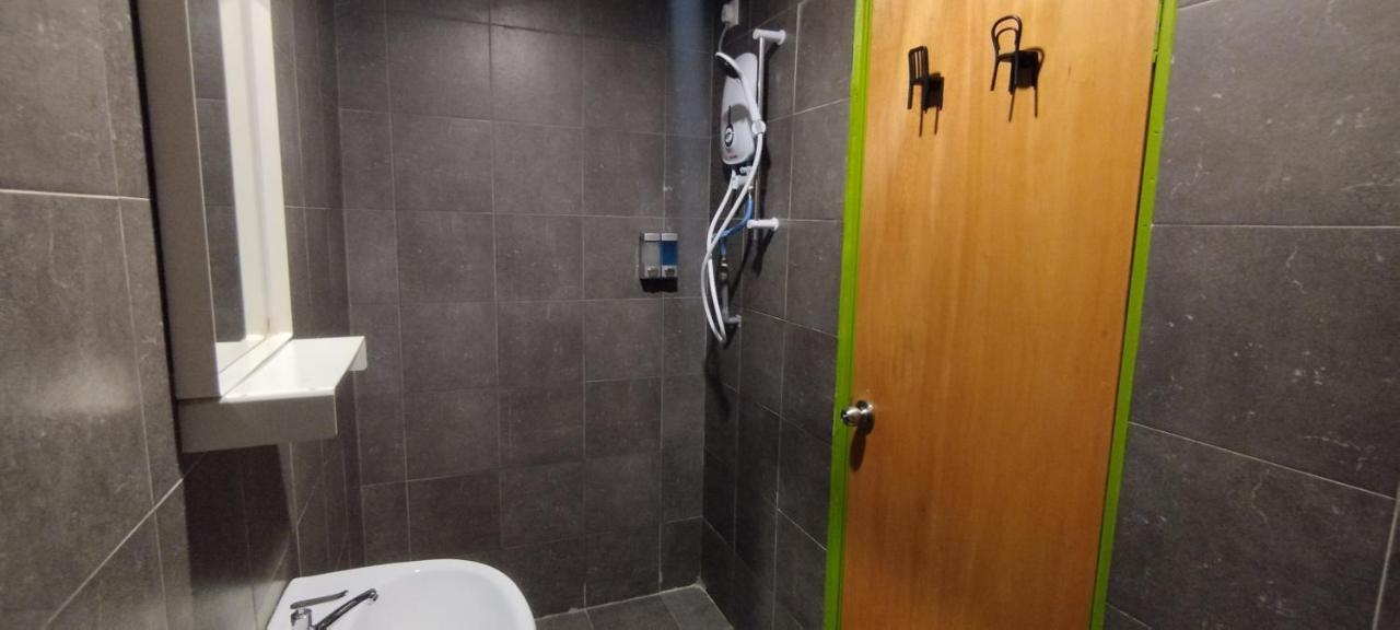 Olive Bedz Hotel タンブン エクステリア 写真